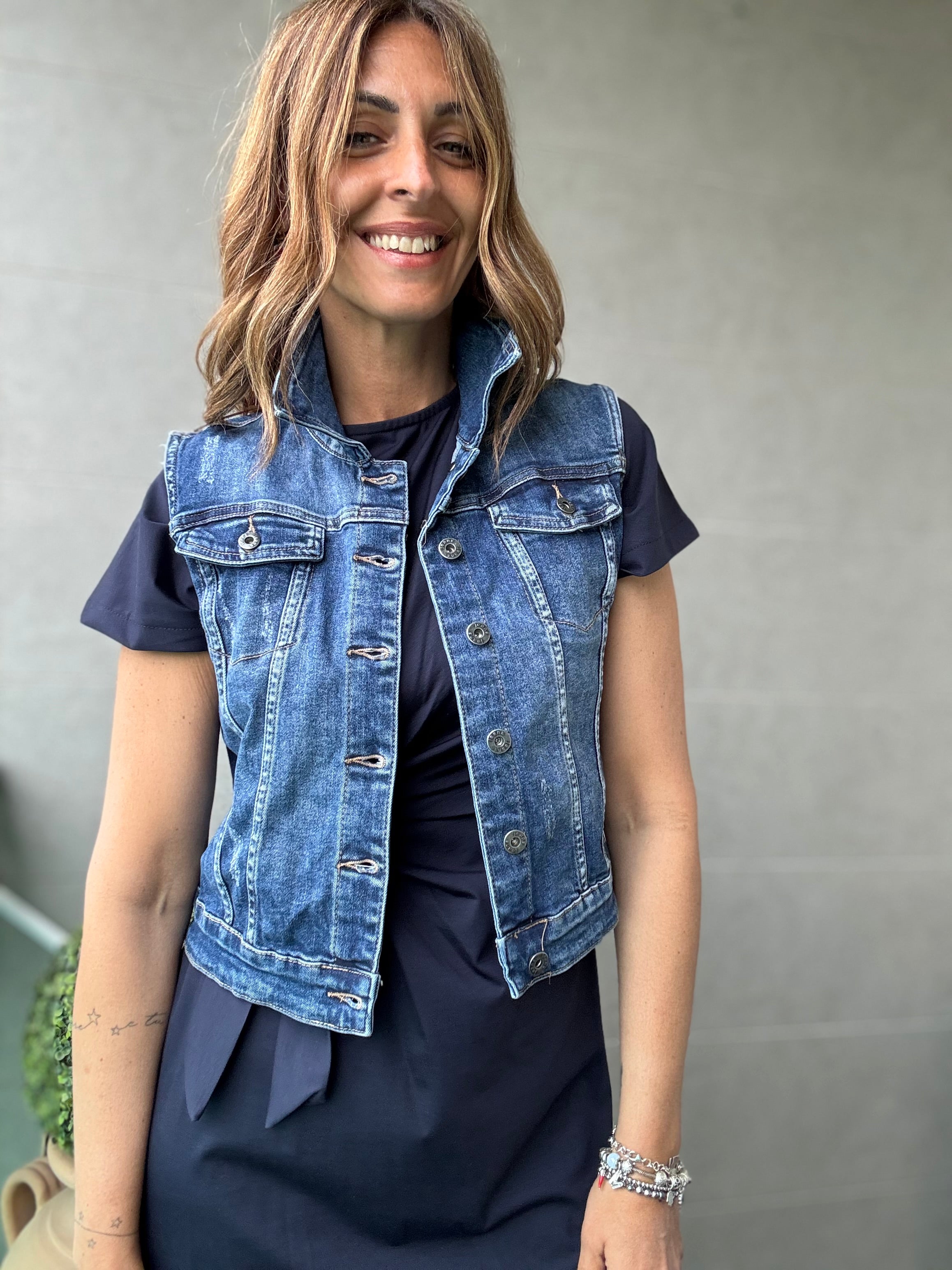 Il gilet di jeans