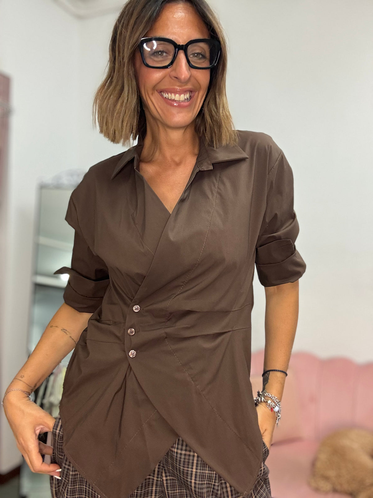 La camicia irregolare stupenda