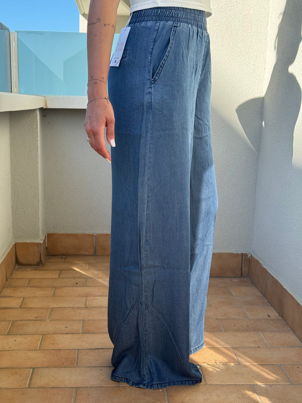Il jeans volante con l’elastico