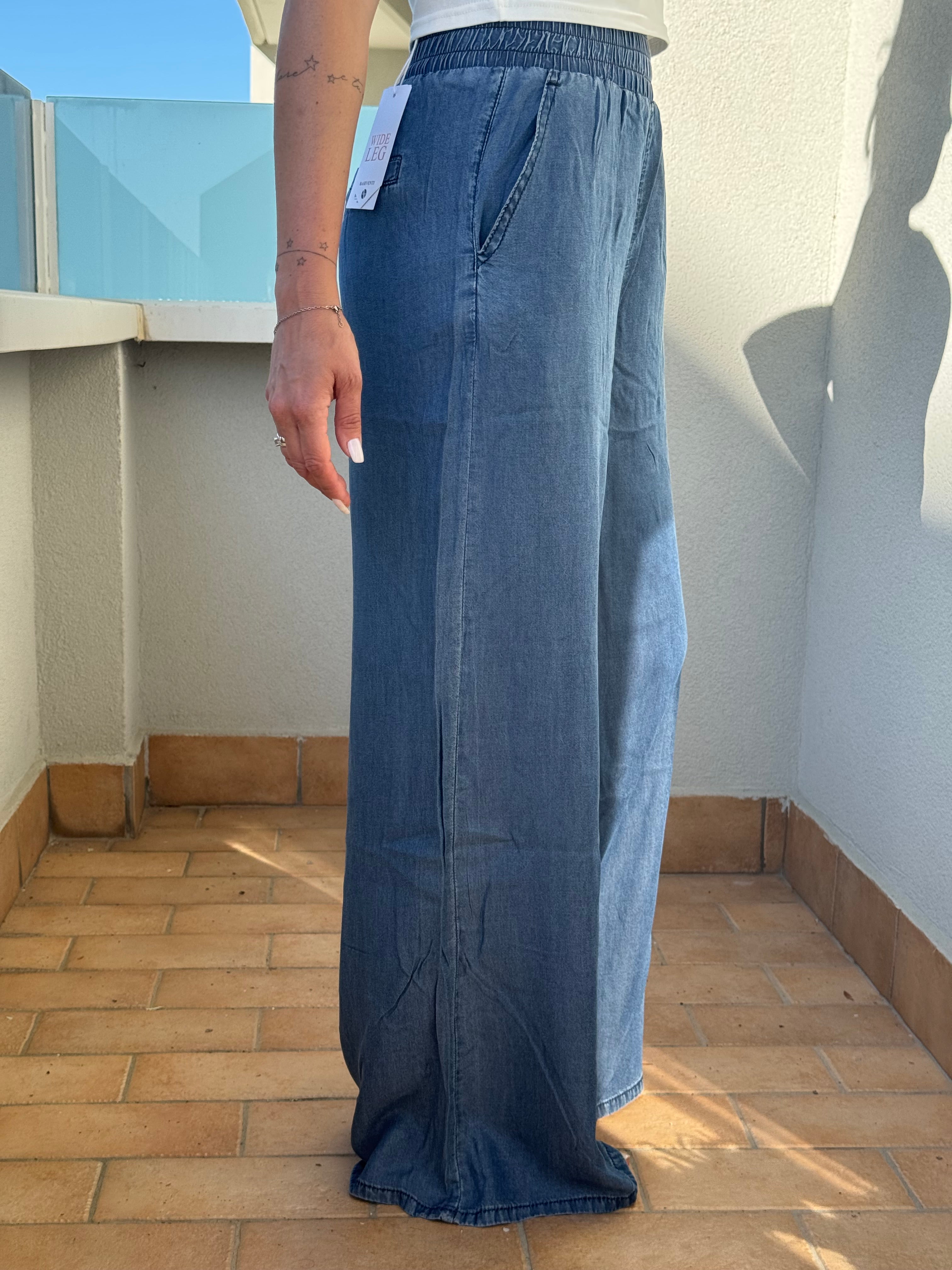 Il jeans volante con l’elastico