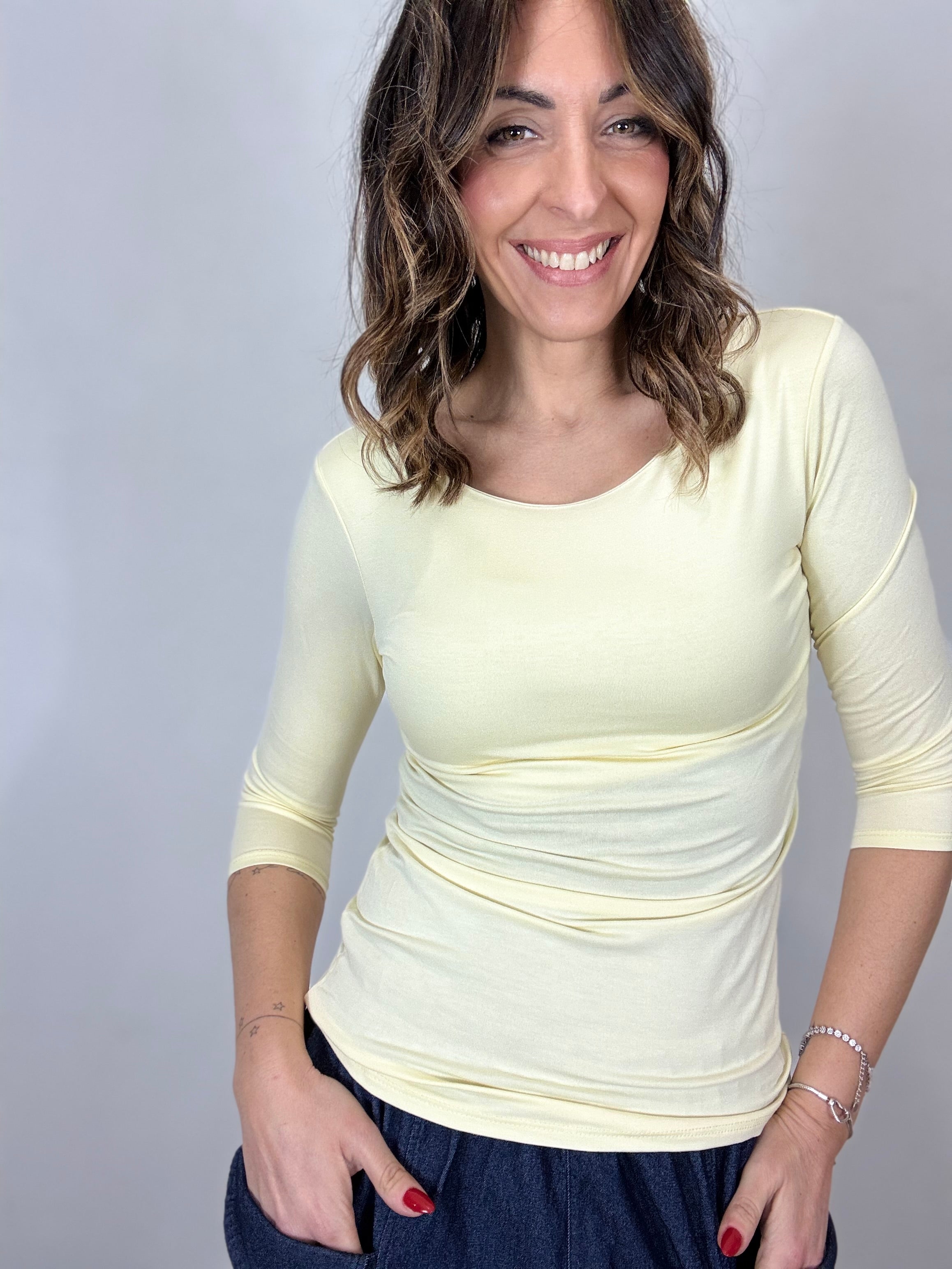 T-shirt basica manica a 3/4 ( tanti colori)