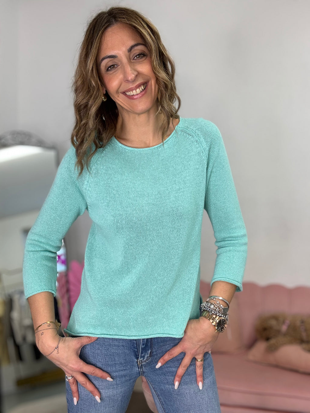 Il pull di cotone con gli spacchetti