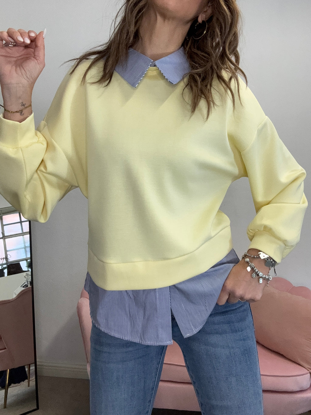 La felpa con la camicia