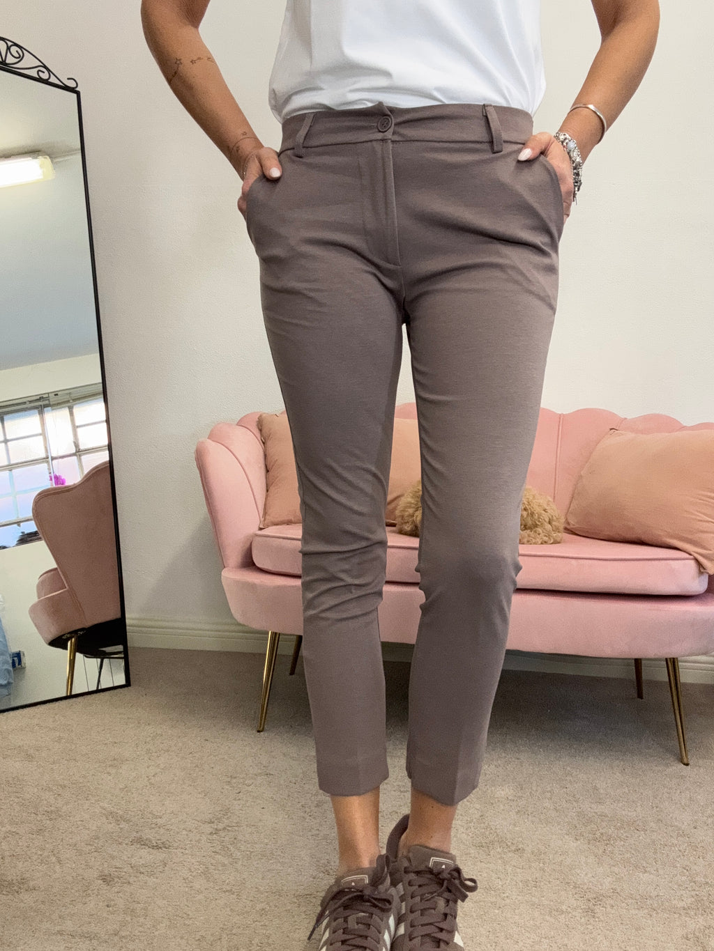 Il pantalone sigaretta punto Milano